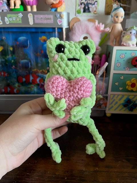 Green Leggy Frog with Heart