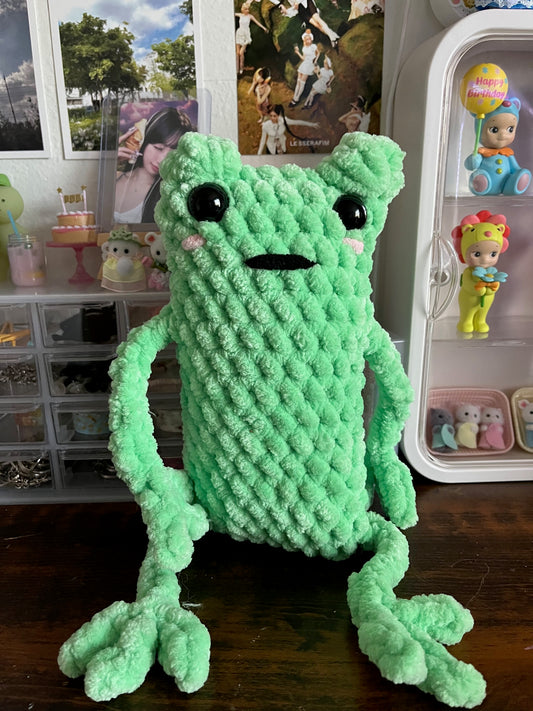 Extra-Large Green Leggy Frog